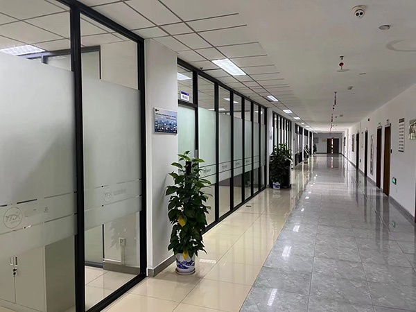 整层铝型材单玻磨砂隔断